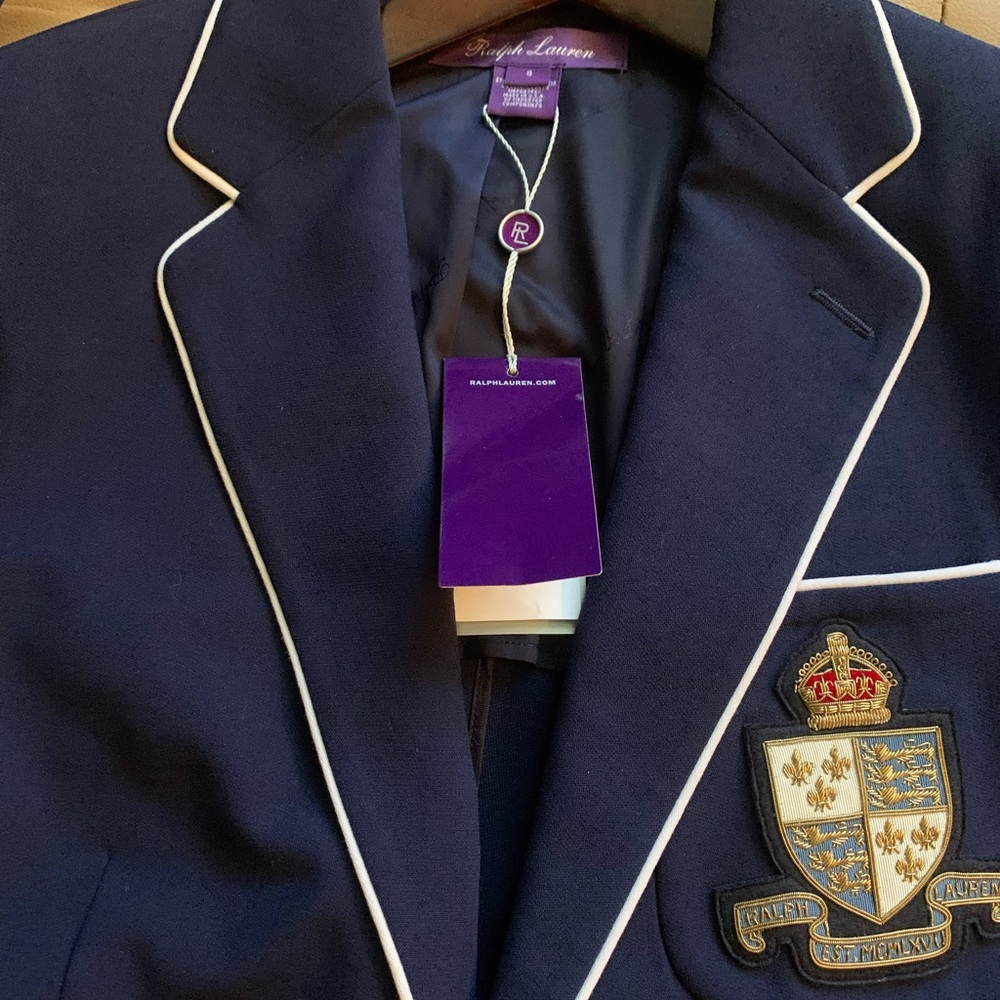 Blazer - Picture 4 of 10
